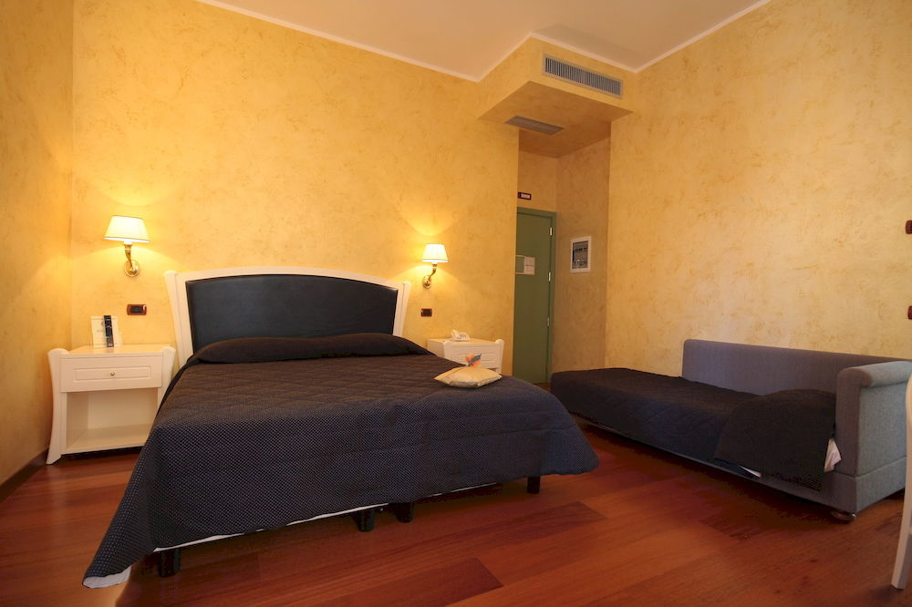 Hotel Rojan Sulmona Ngoại thất bức ảnh