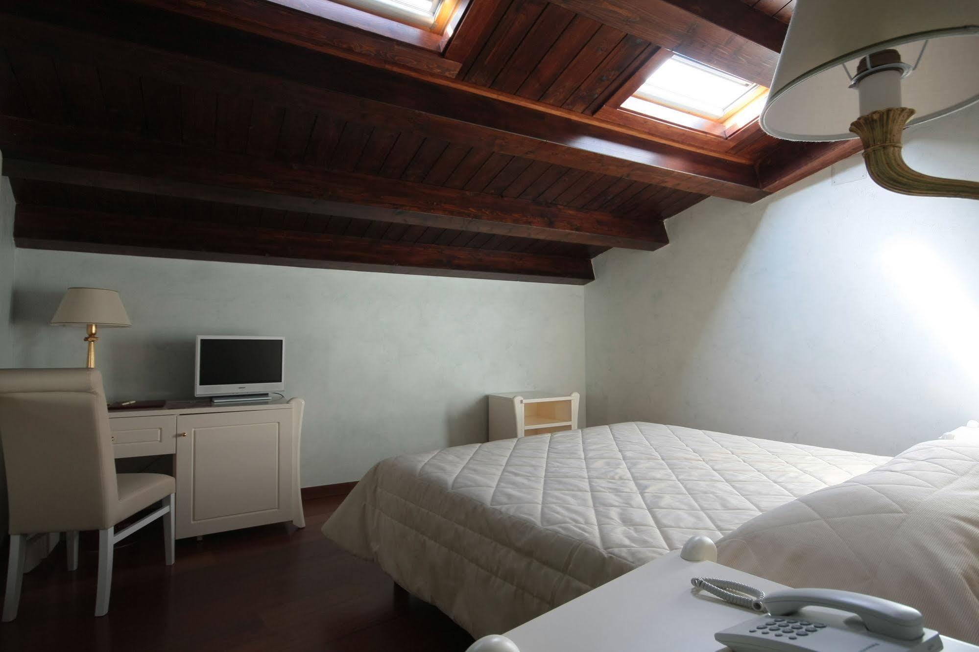 Hotel Rojan Sulmona Ngoại thất bức ảnh