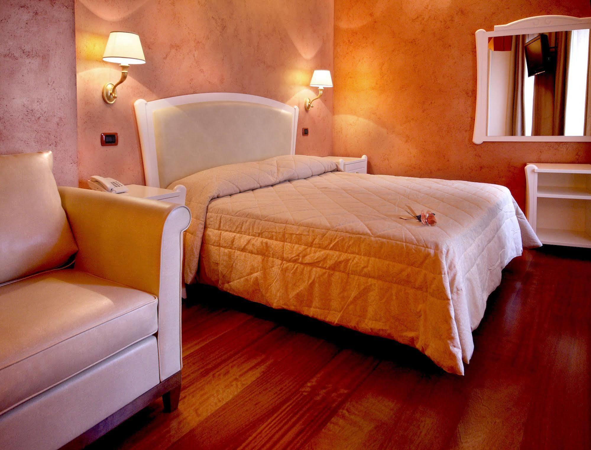 Hotel Rojan Sulmona Ngoại thất bức ảnh
