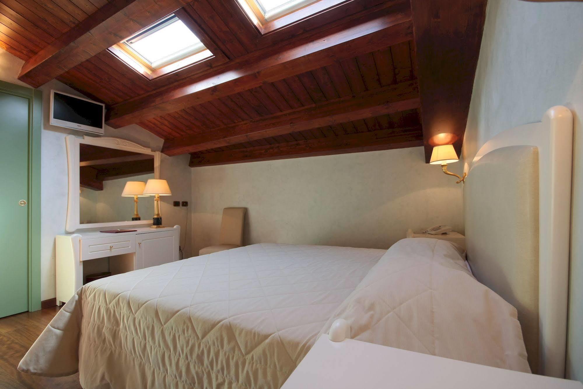 Hotel Rojan Sulmona Ngoại thất bức ảnh