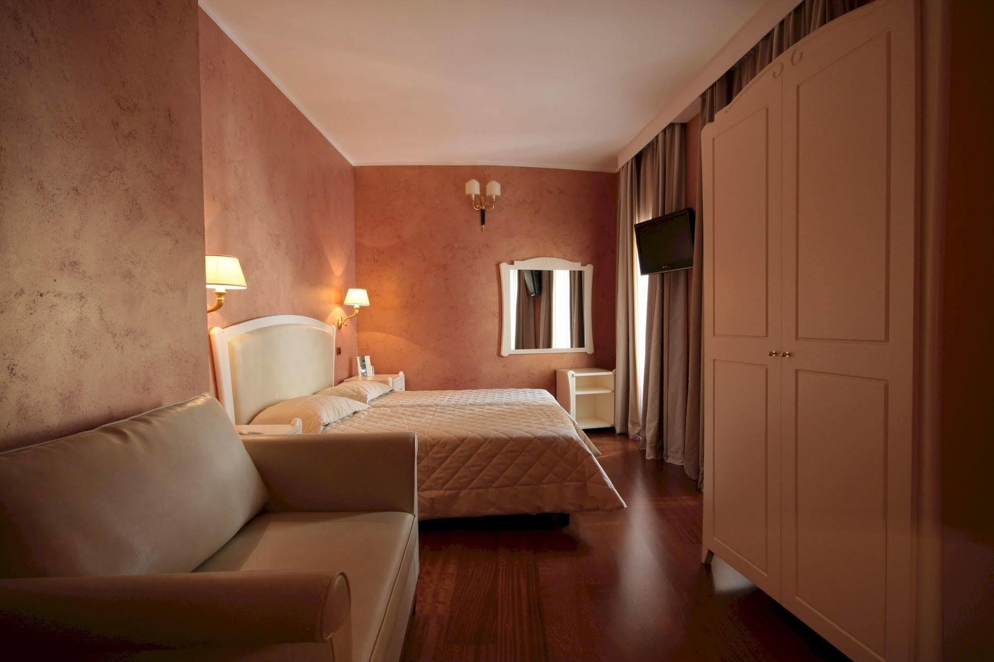 Hotel Rojan Sulmona Ngoại thất bức ảnh