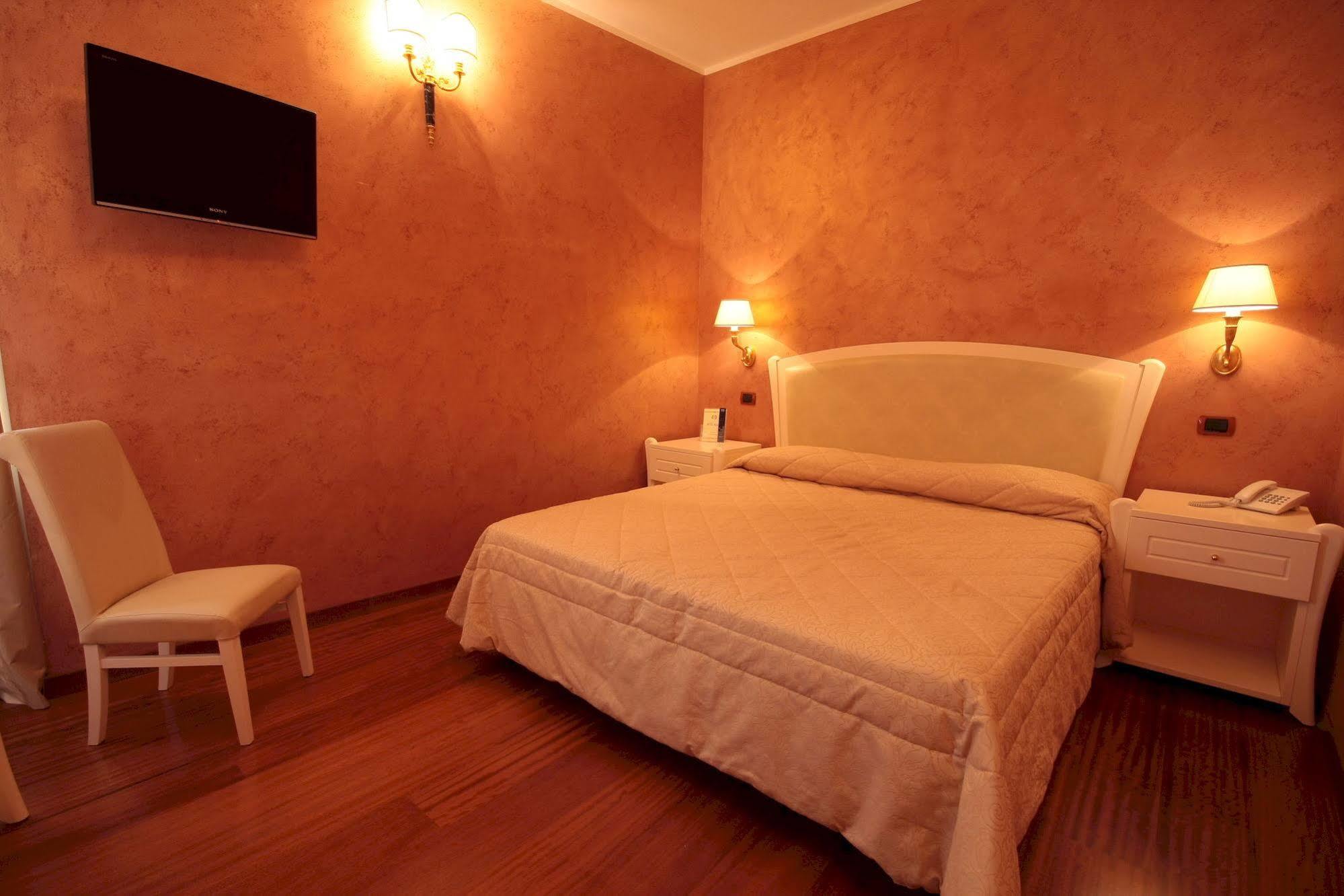 Hotel Rojan Sulmona Ngoại thất bức ảnh