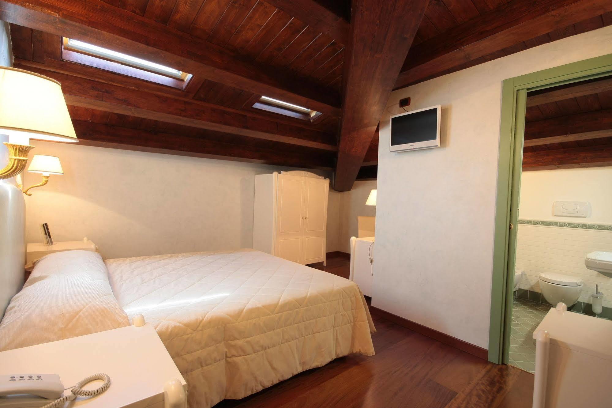 Hotel Rojan Sulmona Ngoại thất bức ảnh