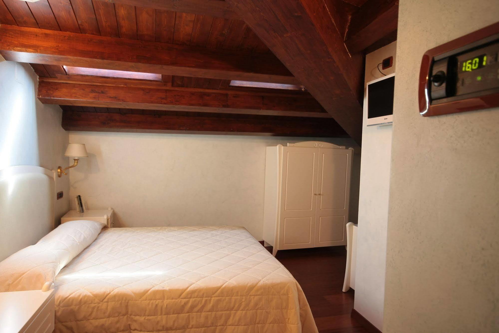 Hotel Rojan Sulmona Ngoại thất bức ảnh